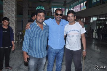 Pilla Nuvvu Leni Jeevitham Movie Team Visits Viswanath Theatre